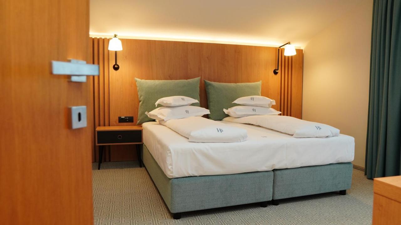 Hotel Sorin Mihai Cristian  Eksteriør billede