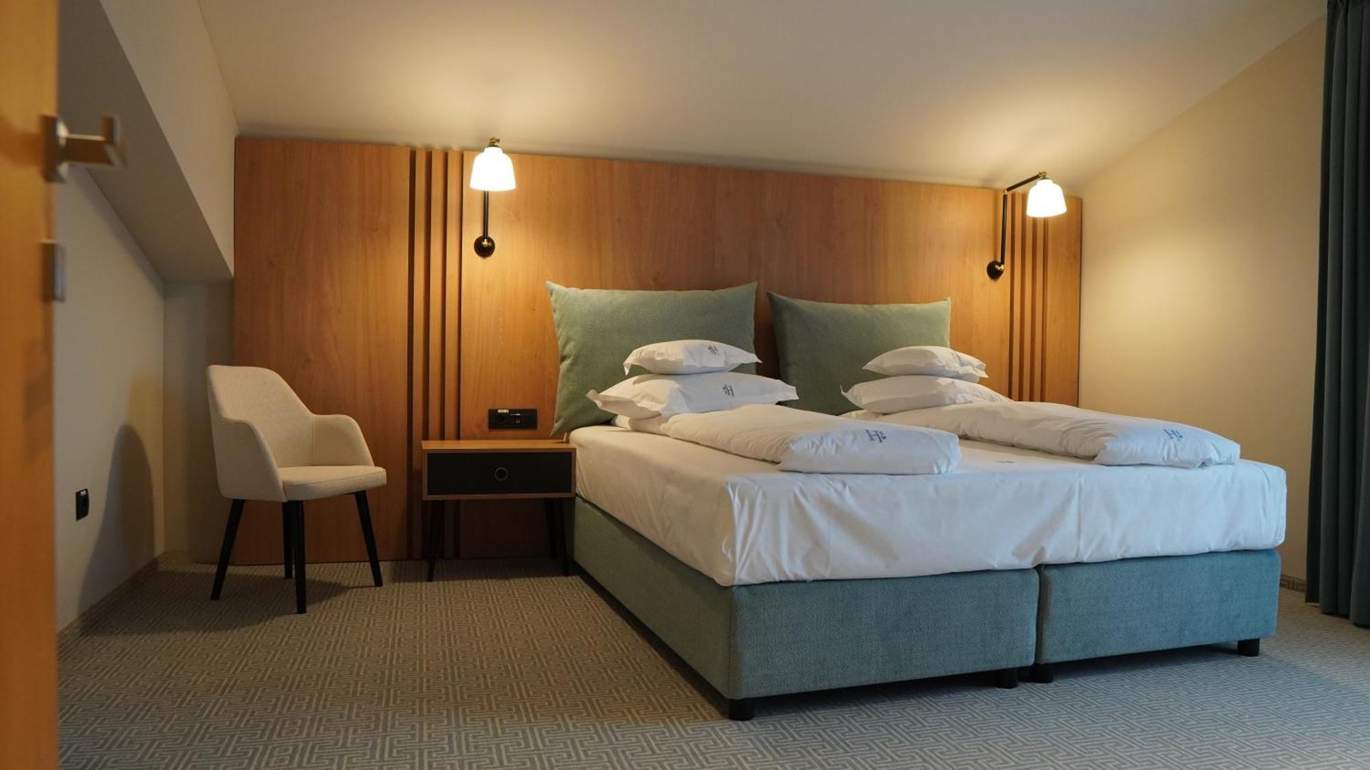 Hotel Sorin Mihai Cristian  Eksteriør billede