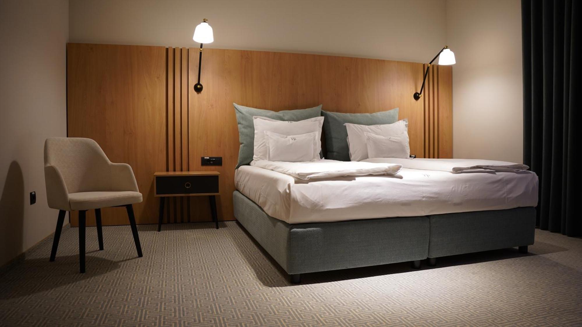 Hotel Sorin Mihai Cristian  Eksteriør billede