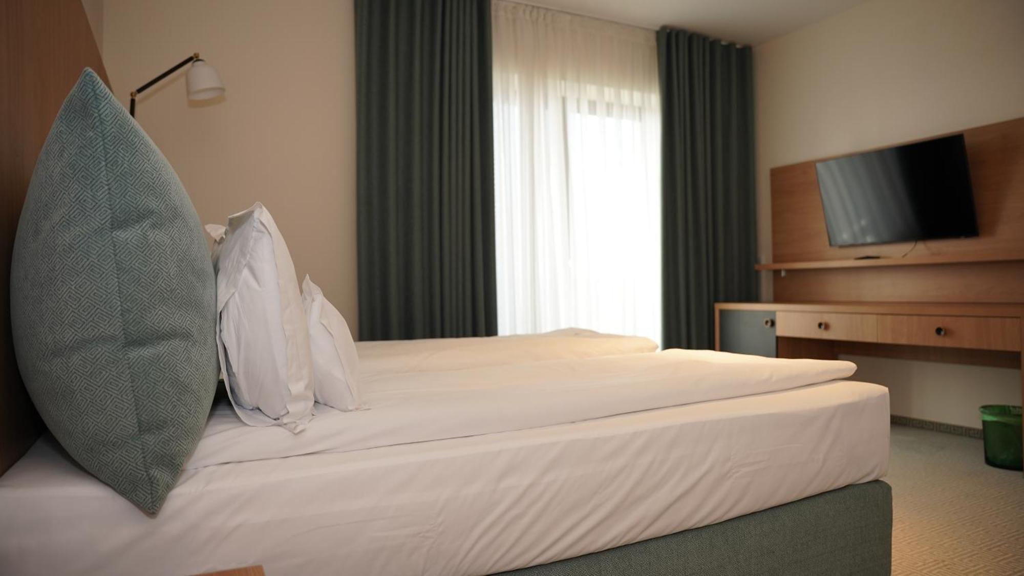 Hotel Sorin Mihai Cristian  Eksteriør billede
